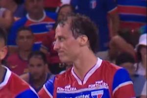 华体会-人到中年38岁大卫路易斯:我治疗秃顶很久了 这些年一直掉头发