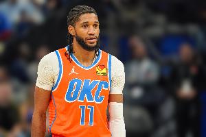 华体会官网-替补24分钟轰31分！戴格诺特：乔有着坚定的信心 他改变了比赛