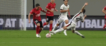 华体会-杨世元灾难一战!送点后飞铲逃红,媒体人集体开炮:穆帅得不偿失