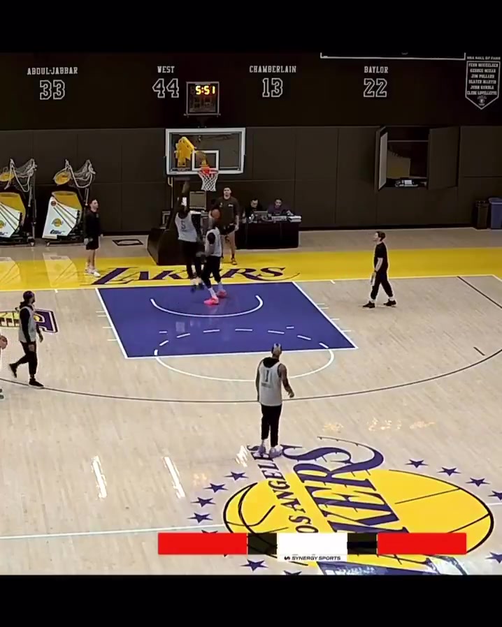 湖媒回顾：雷迪什训练赛单挑完胜湖人整队表现惊艳