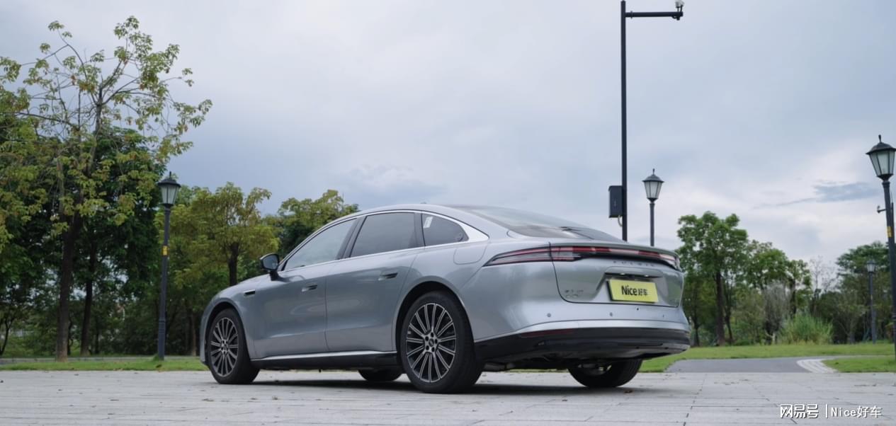 华体会hth-通勤代步亲测好用！重度使用风云A9L驾驶辅助之后，离不开了