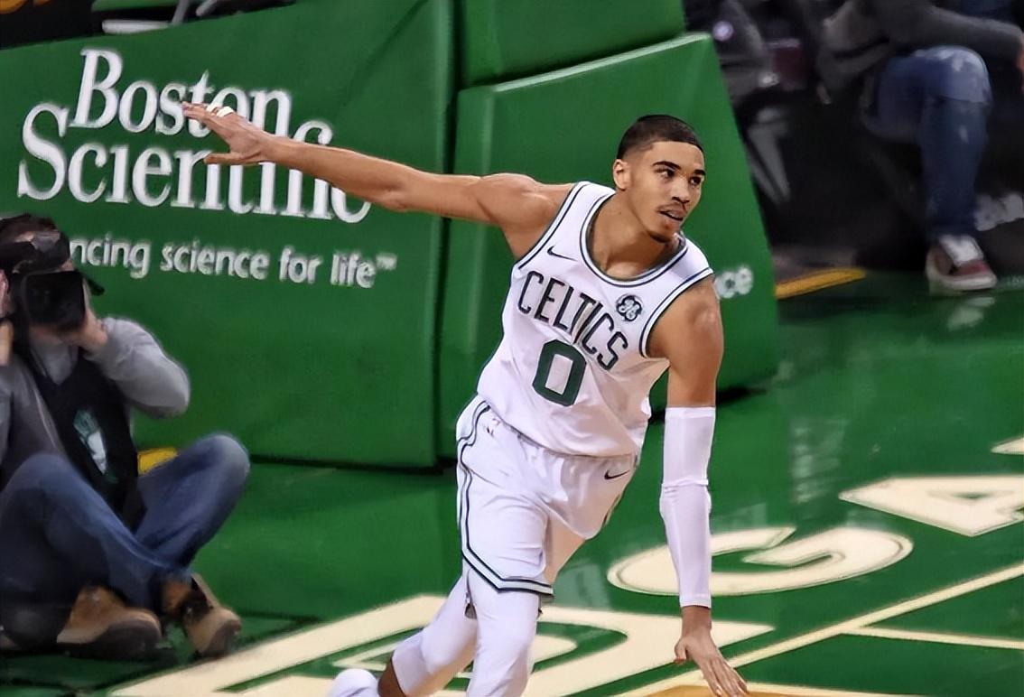 46+16+9！40+12+8！现役最强六边形战士，你配得上7000万年薪