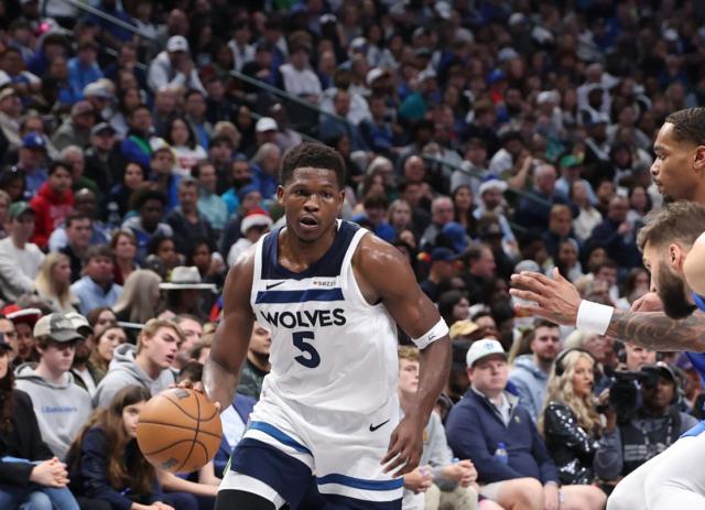 华体会体育-小时候的梦想！爱德华兹圆梦圣诞大战：赢球更爽