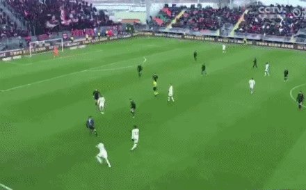 华体会官方-【意甲】伊布闪击 特奥梅开 AC米兰3-0威尼斯暂登顶