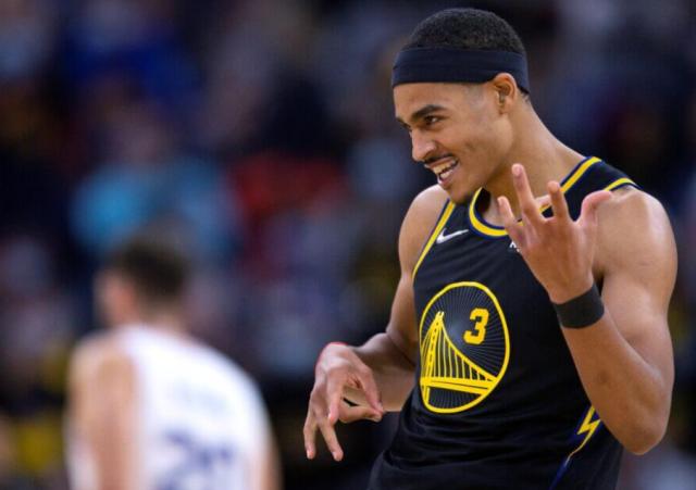 华体会体育-6次落后两位数全部翻盘 科尔临场调度拯救勇士