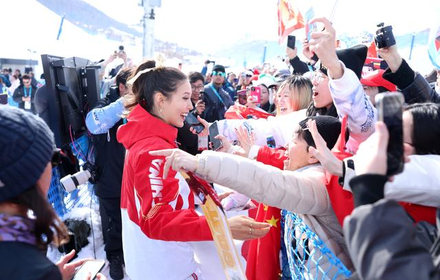 面对美国众议员挑衅，谷爱凌回击：代表中国，能创造最大正面影响|冬奥会|米兰冬奥|米兰冬奥会|夏季奥林匹克运动会|自由式滑雪_新浪体育_新浪新闻