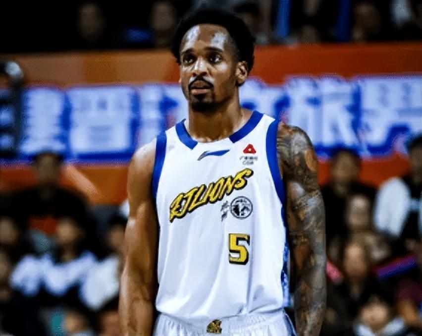 华体会体育-输山东发布会！王博批上半场满意下半场，布朗喊话下次交手！