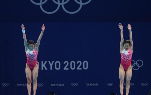 华体会体育-为彼此戴上闪耀的金牌 施廷懋与王涵赛后感慨万千